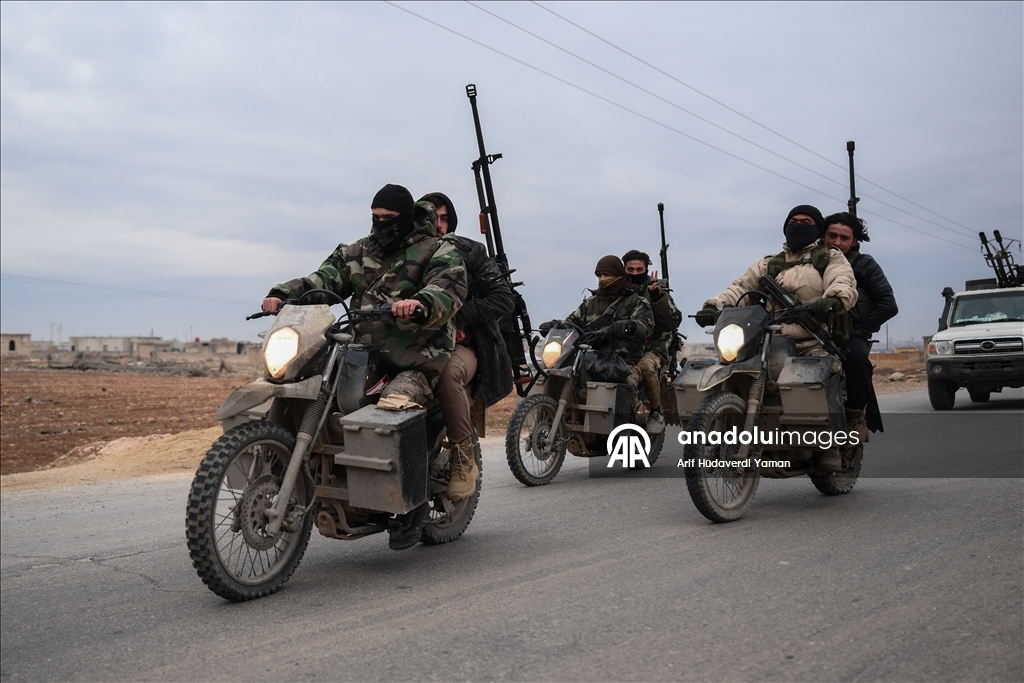 الجيش السوري يدخل منطقة غرب الفرات مع بدء انسحاب "قسد"