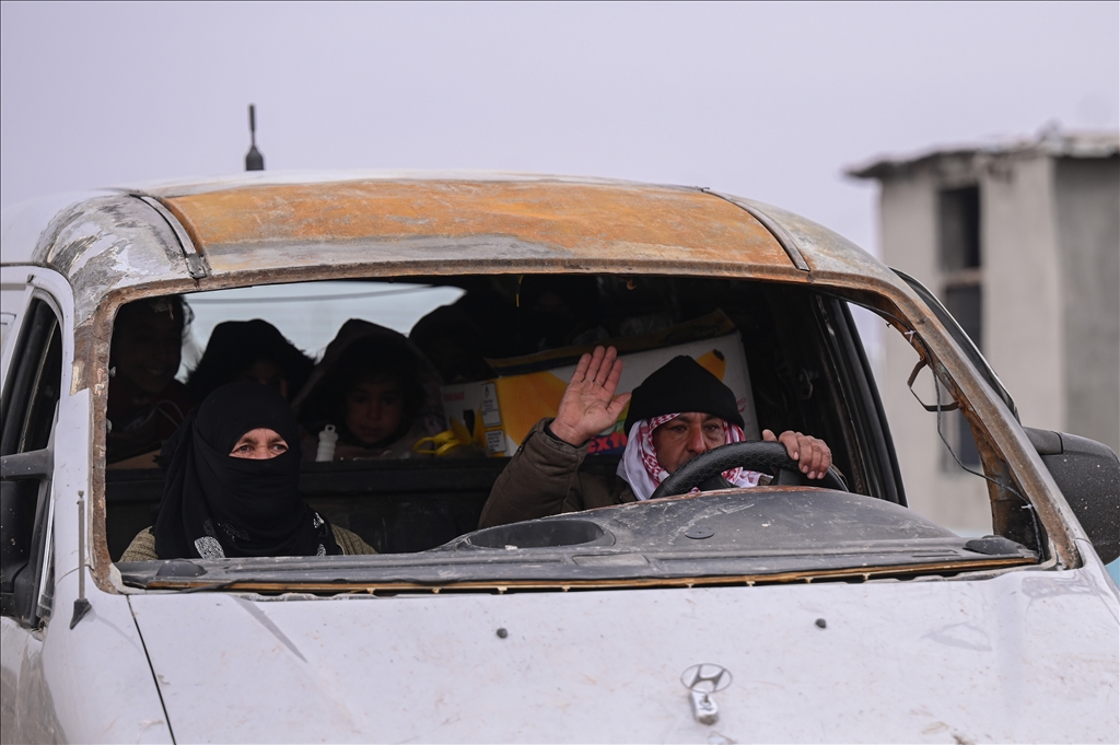 Suriyeliler, ordunun Deyr Hafir’de güvenliği sağlamasının ardından evlerine dönmeye başladı
