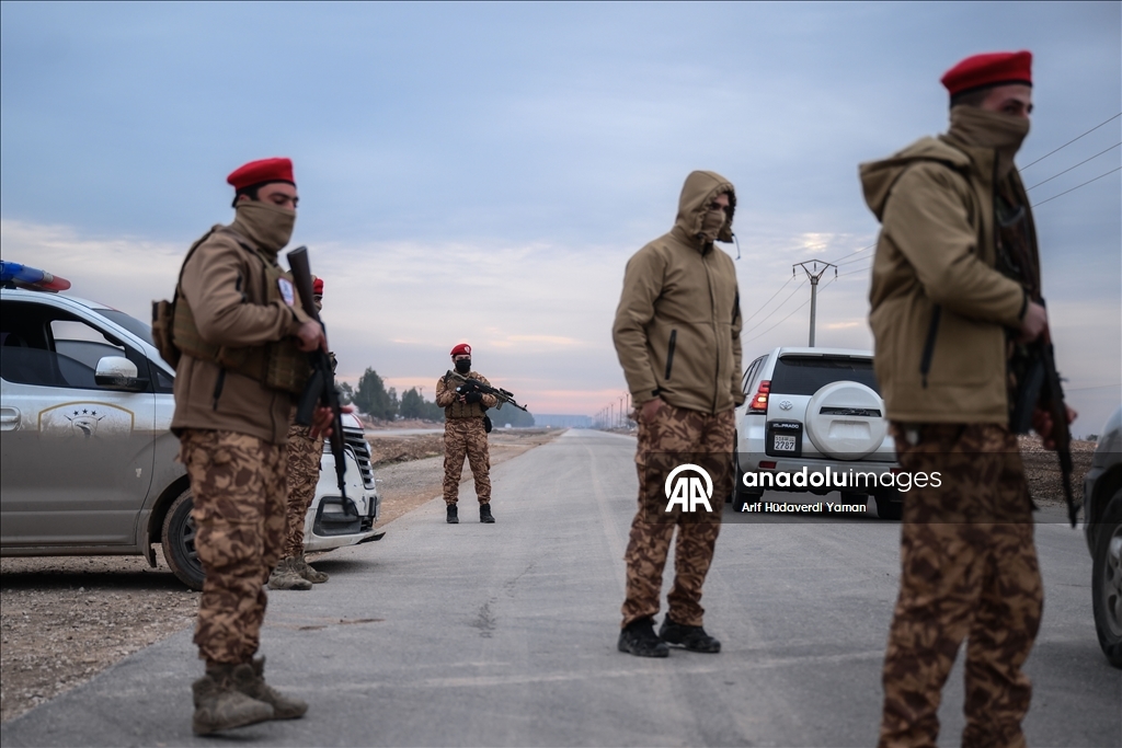 الجيش السوري يدخل منطقة غرب الفرات مع بدء انسحاب "قسد"
