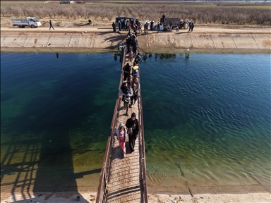 Эвакуация сирийских мирных жителей, бежавших из Дейр-Хафира, продолжается