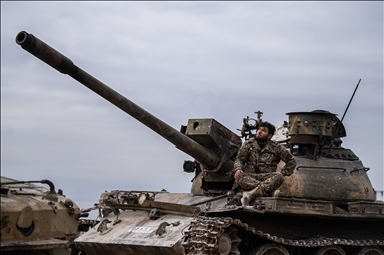 الجيش السوري يدخل منطقة غرب الفرات مع بدء انسحاب "قسد"