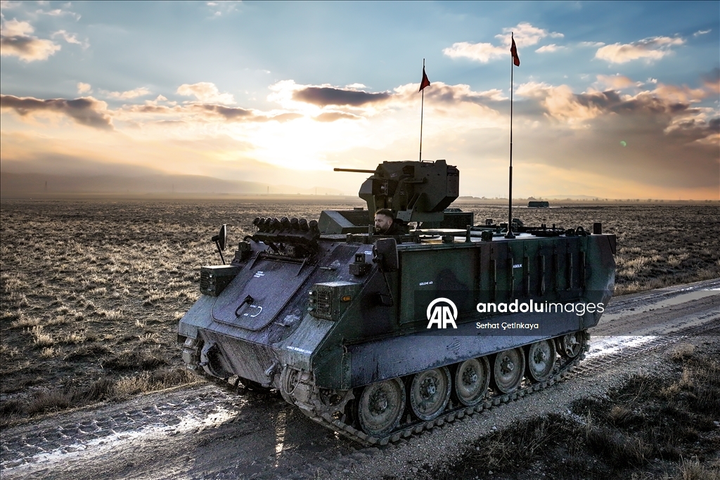 В Турции представили первый отечественный электрический БТР E-ZPT