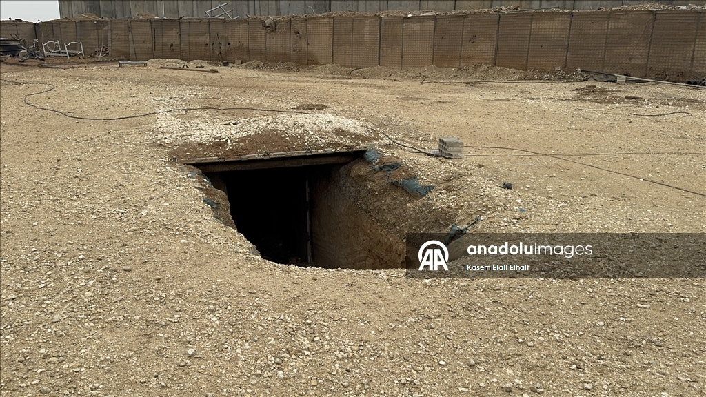 Suriye'nin Deyrizor ilindeki aşiretler, Fırat'ın doğusundaki Ömer petrol ve Kuniko gaz sahasını ele geçirdi