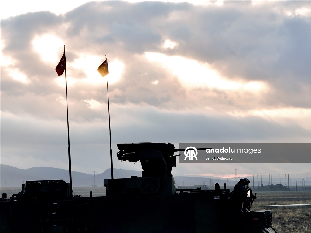 В Турции представили первый отечественный электрический БТР E-ZPT