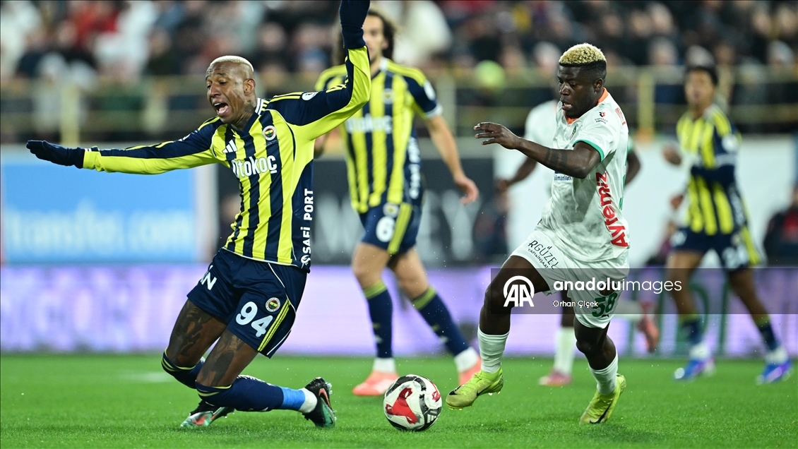 Fenerbahçe, deplasmanda Corendon Alanyaspor'u mağlup etti