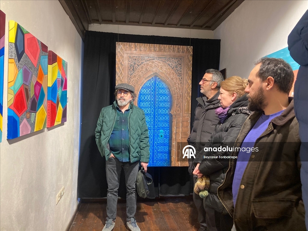 من المغرب إلى تركيا.. جميلة قر تحكي رحلتها الفنية بمعرض "الرحلة 620"