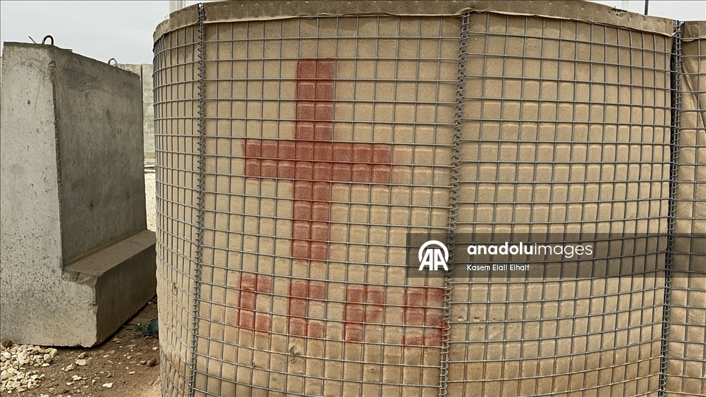 Suriye'nin Deyrizor ilindeki aşiretler, Fırat'ın doğusundaki Ömer petrol ve Kuniko gaz sahasını ele geçirdi