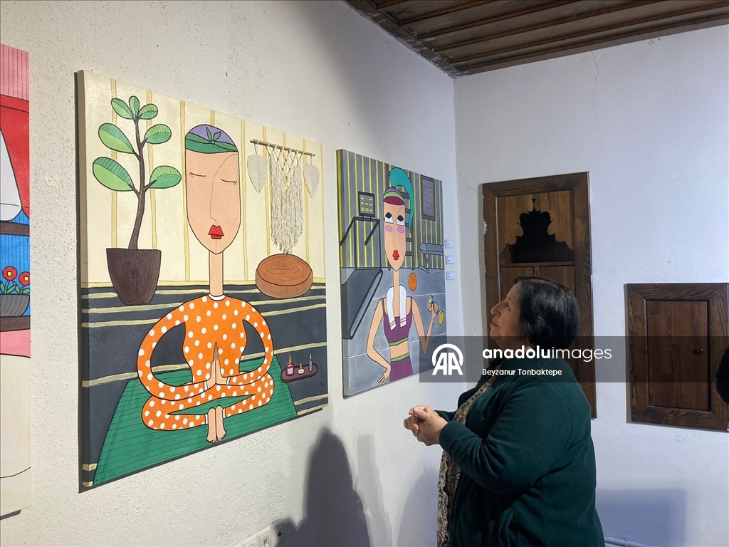 من المغرب إلى تركيا.. جميلة قر تحكي رحلتها الفنية بمعرض "الرحلة 620"