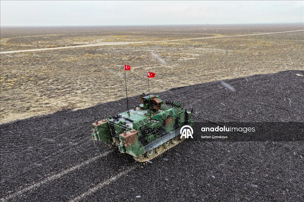 В Турции представили первый отечественный электрический БТР E-ZPT