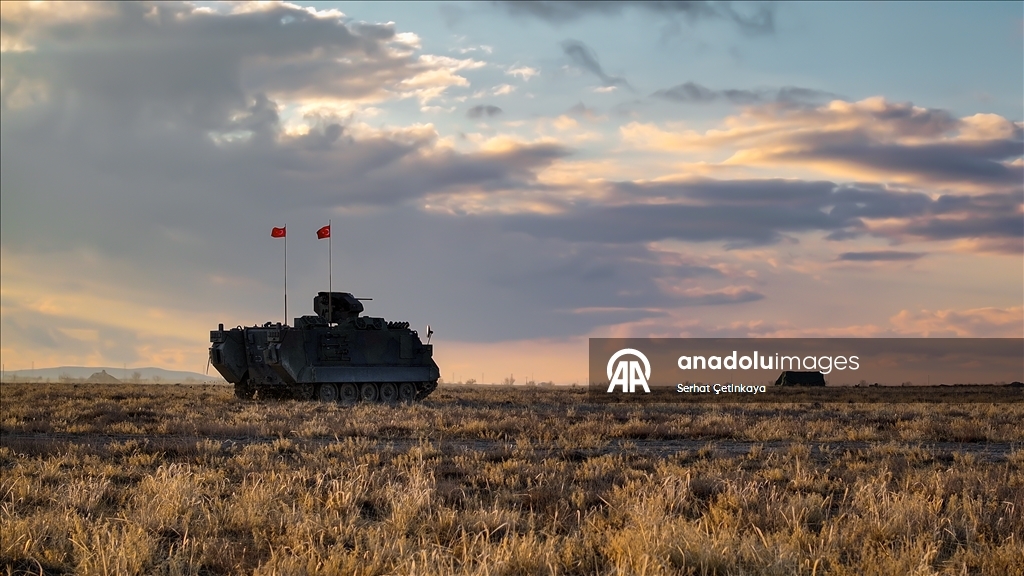 В Турции представили первый отечественный электрический БТР E-ZPT