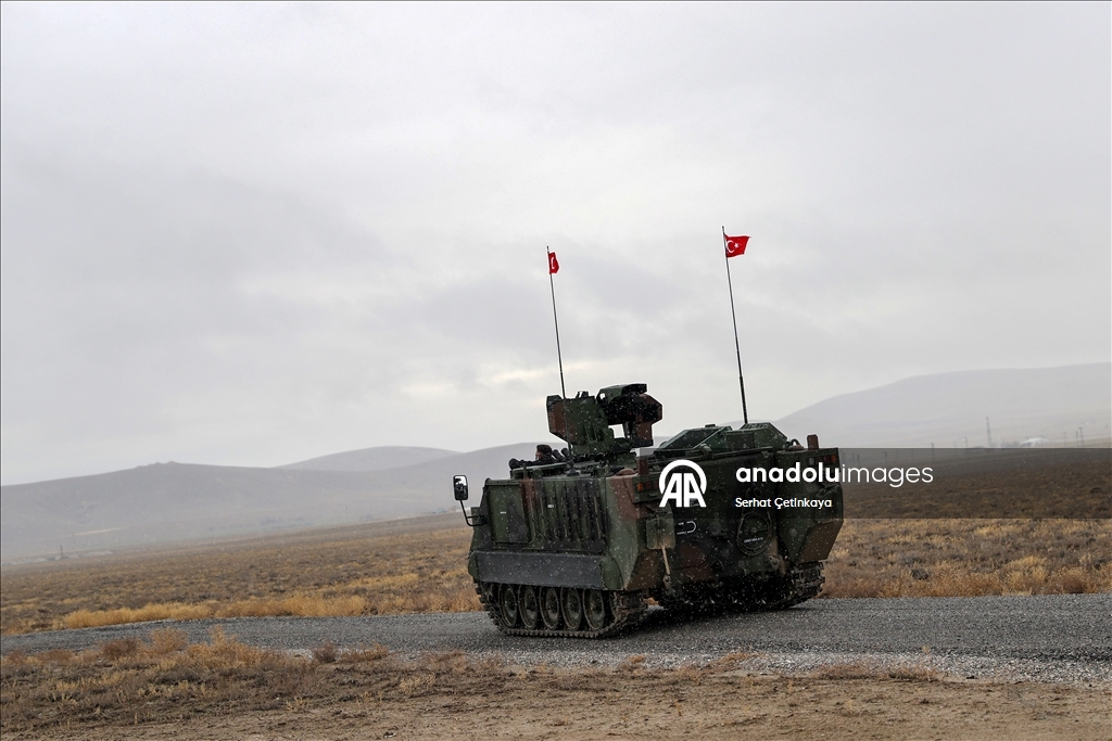 В Турции представили первый отечественный электрический БТР E-ZPT