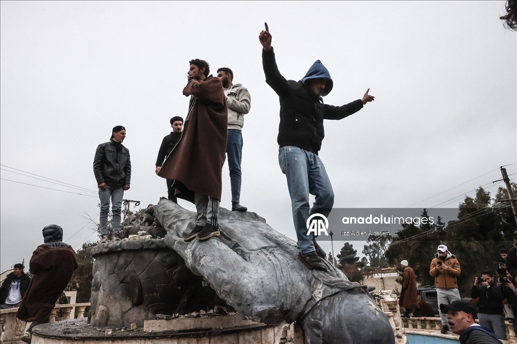 Жители сирийской Табки празднуют освобождение города от YPG/SDG