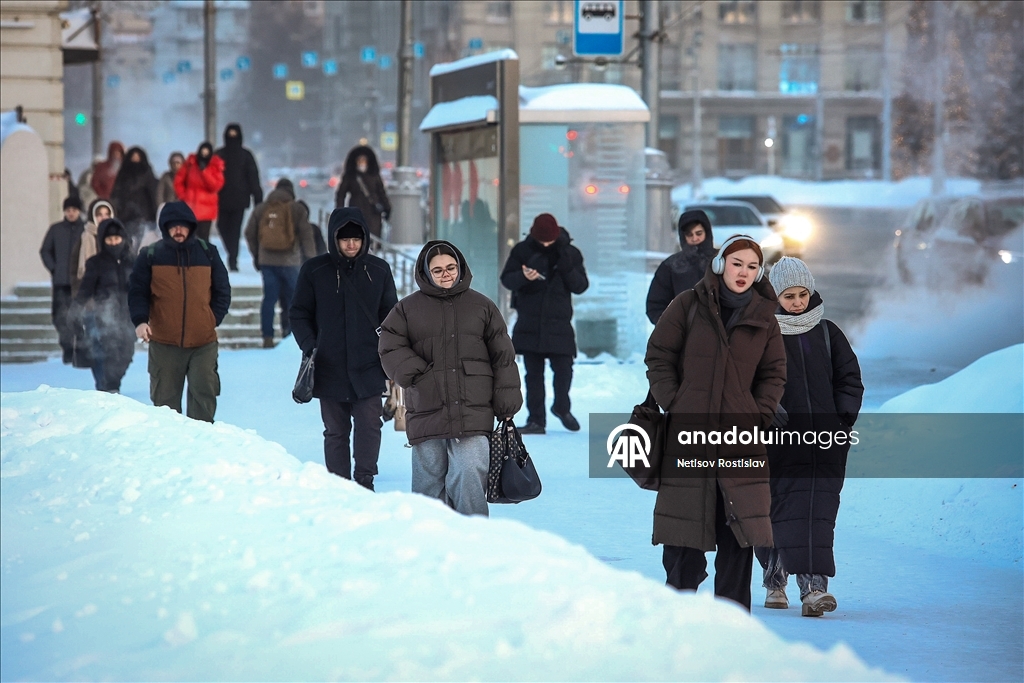 Novosibirsk'de termometreler eksi 30 gösteriyor 