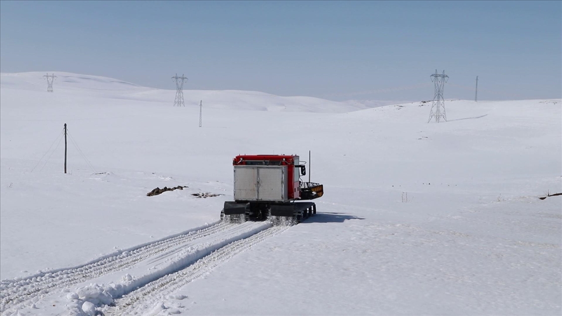 Bakan Bayraktar, kesintisiz enerji akışı için ekiplerin 7 gün 24 saat sahada olduğunu bildirdi