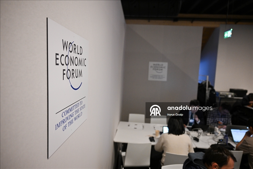 Dünya Ekonomik Forumu'nun Davos zirvesi "Diyalog Ruhu" temasıyla başladı