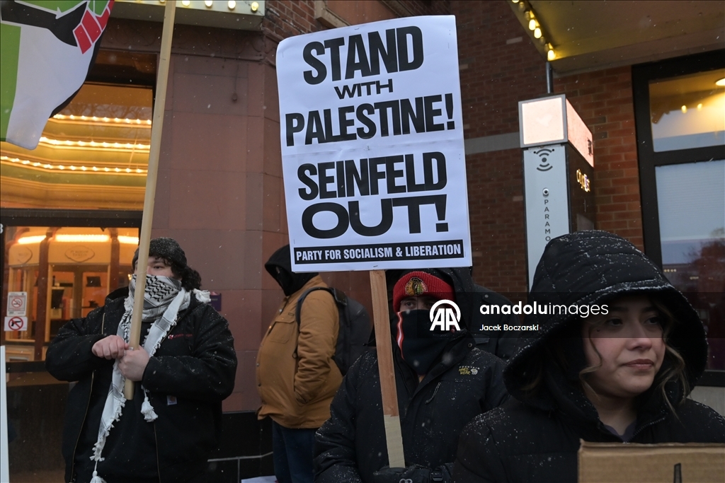 Пропалестинские активисты в США протестуют против шоу комика Джерри Сейнфелда