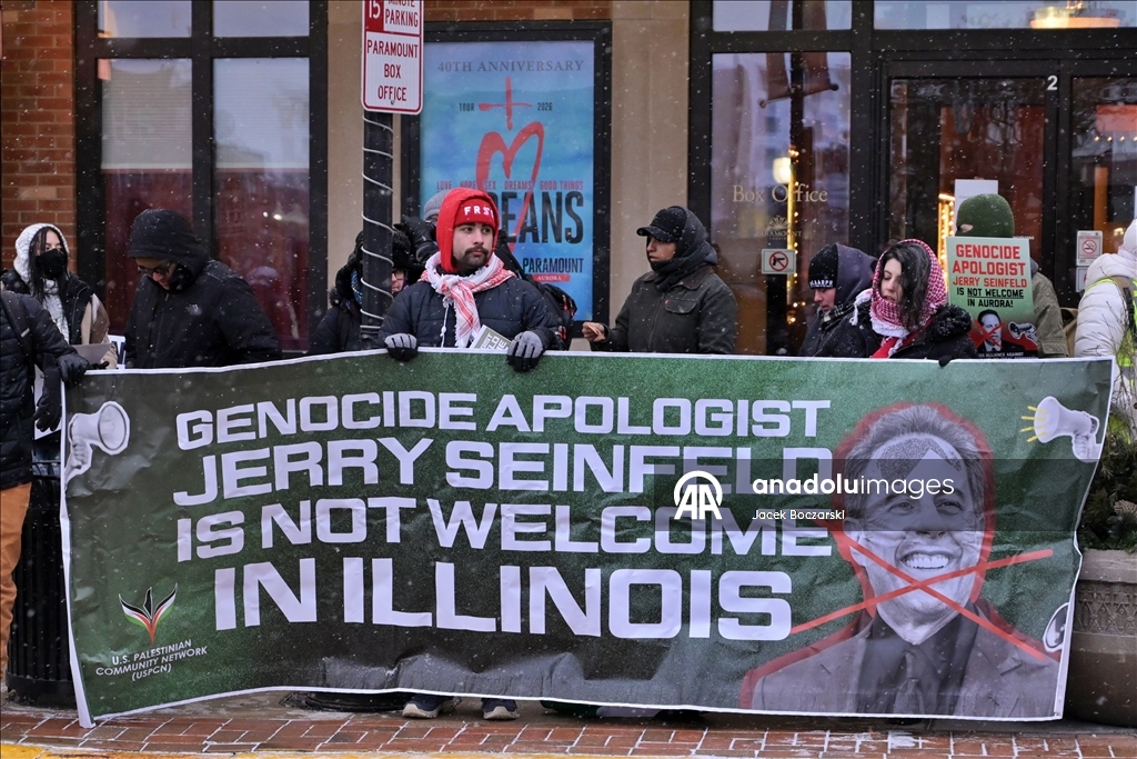 Пропалестинские активисты в США протестуют против шоу комика Джерри Сейнфелда