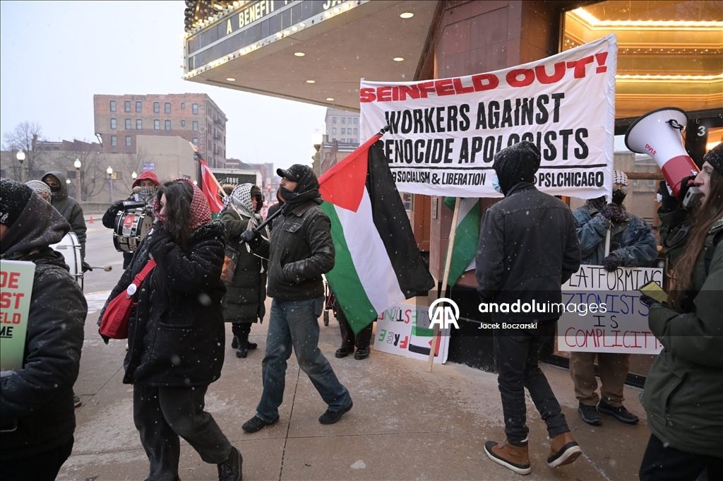 Пропалестинские активисты в США протестуют против шоу комика Джерри Сейнфелда