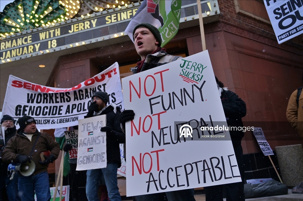 Пропалестинские активисты в США протестуют против шоу комика Джерри Сейнфелда