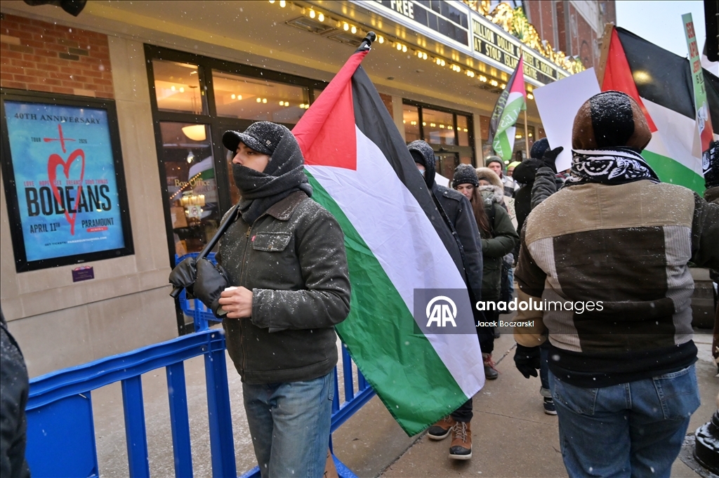 Пропалестинские активисты в США протестуют против шоу комика Джерри Сейнфелда