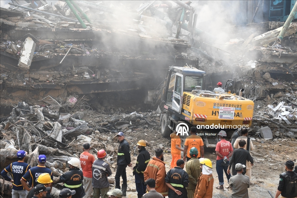 Число погибших при пожаре в торговом центре в Пакистане возросло до 14
