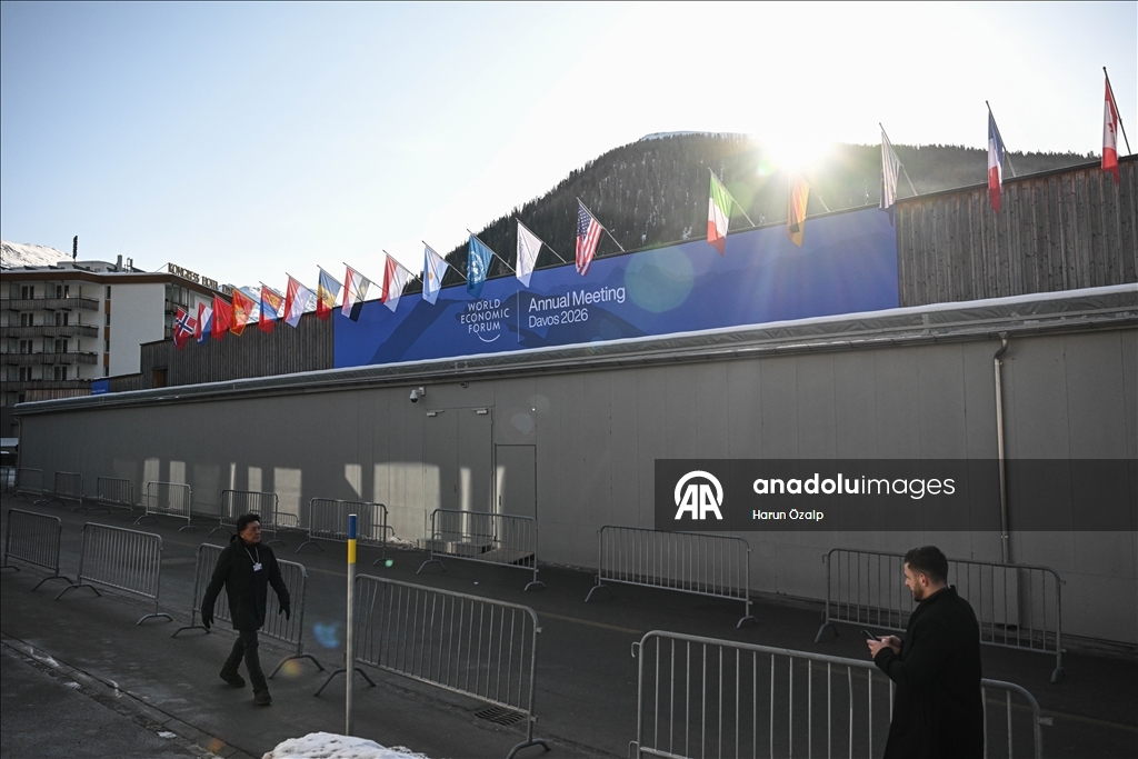 Dünya Ekonomik Forumu'nun Davos zirvesi "Diyalog Ruhu" temasıyla başladı