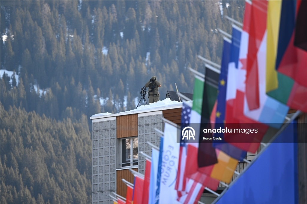Dünya Ekonomik Forumu'nun Davos zirvesi "Diyalog Ruhu" temasıyla başladı