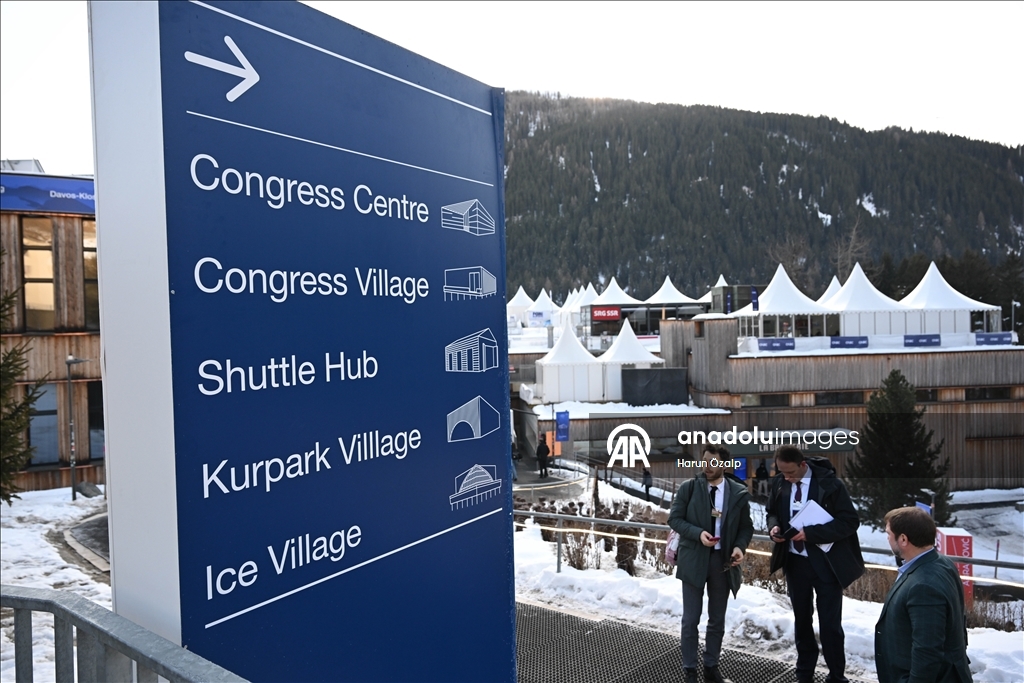 Dünya Ekonomik Forumu'nun Davos zirvesi "Diyalog Ruhu" temasıyla başladı