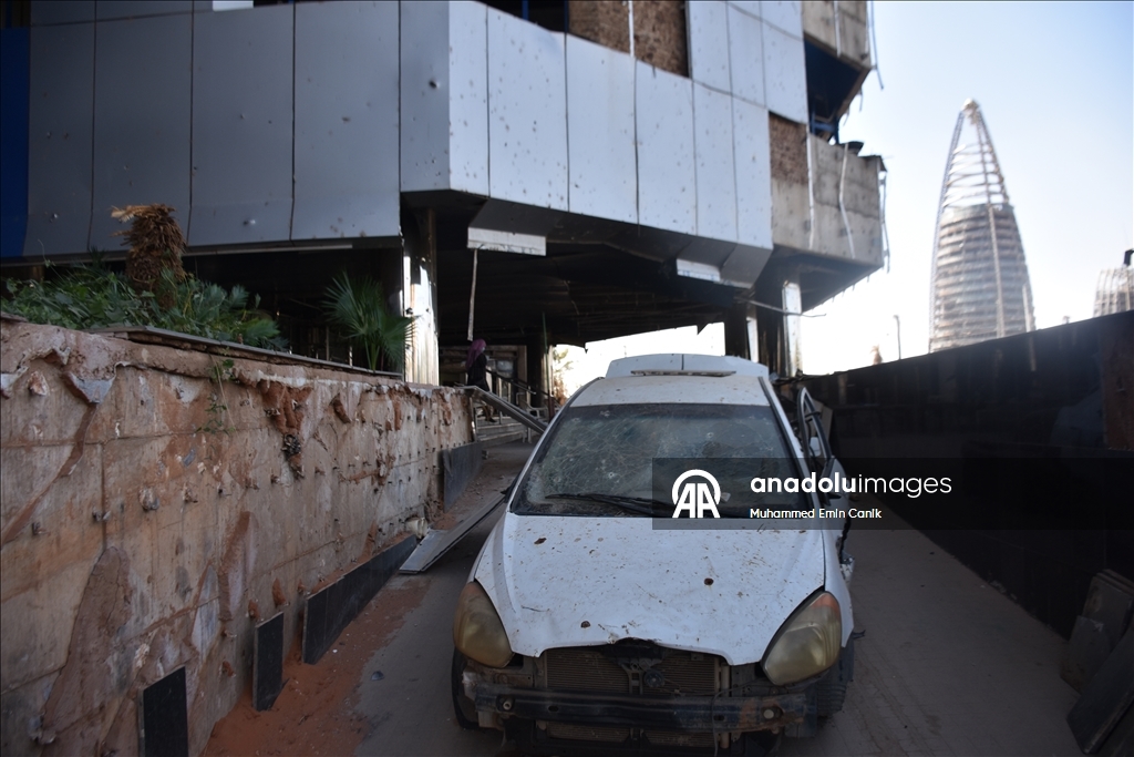 Sudan'ın başkenti Hartum'daki önemli kamu kurumları HDK tarafından kışlaya ve hapishaneye çevrildi