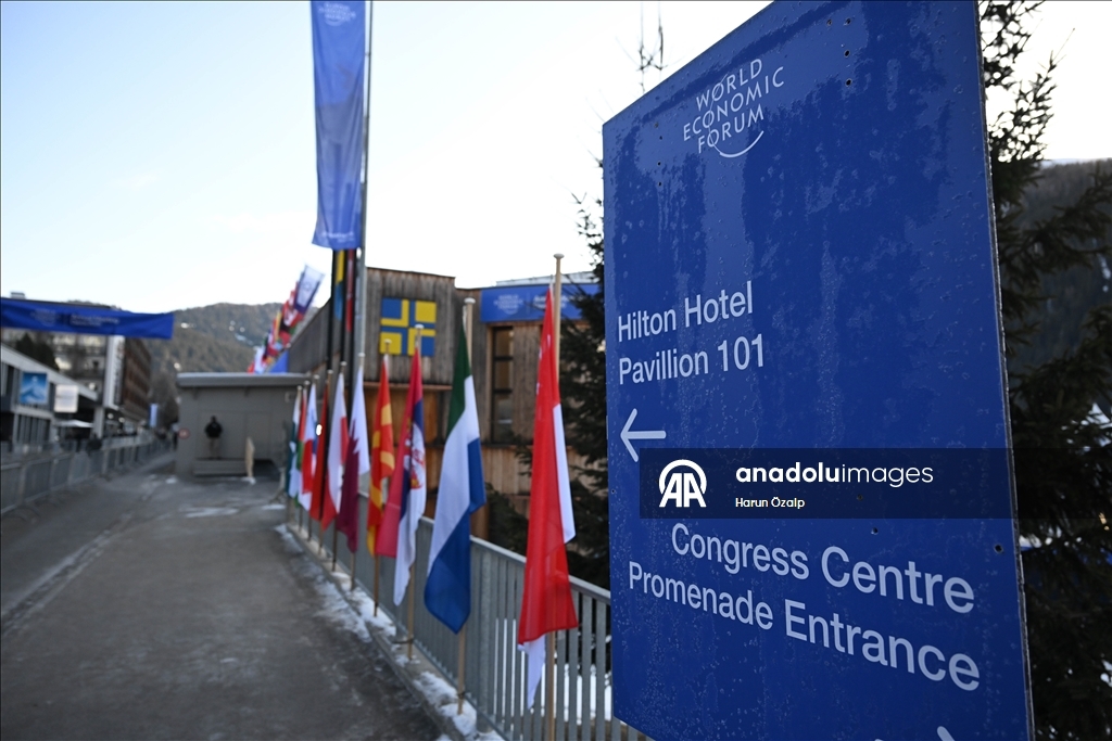Dünya Ekonomik Forumu'nun Davos zirvesi "Diyalog Ruhu" temasıyla başladı