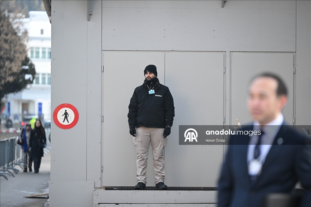 Dünya Ekonomik Forumu'nun Davos zirvesi "Diyalog Ruhu" temasıyla başladı