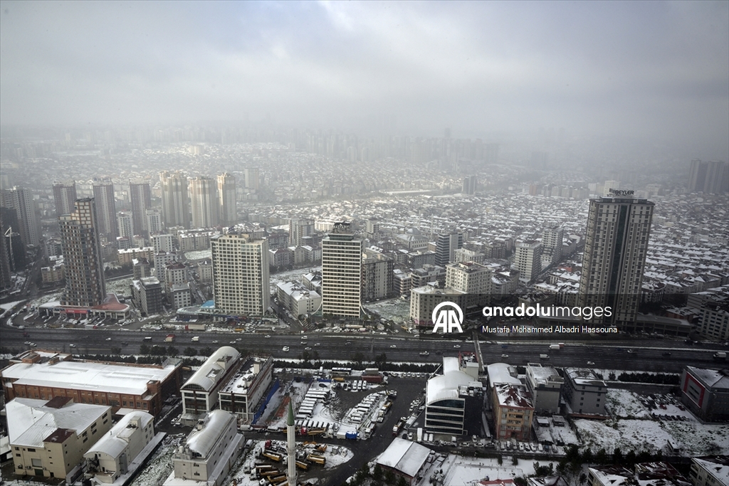 İstanbul'da kar yağışı etkisini sürdürüyor