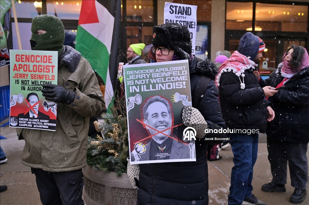 Пропалестинские активисты в США протестуют против шоу комика Джерри Сейнфелда