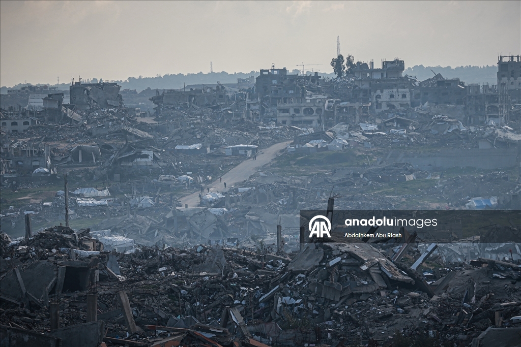 Daily life continues among ruins for displaced families in Beit Lahia