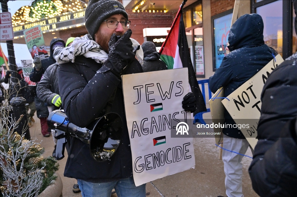 Пропалестинские активисты в США протестуют против шоу комика Джерри Сейнфелда