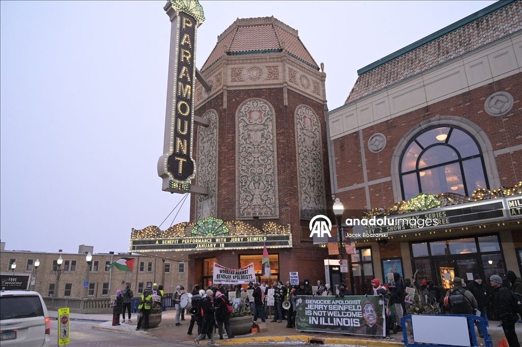 Пропалестинские активисты в США протестуют против шоу комика Джерри Сейнфелда