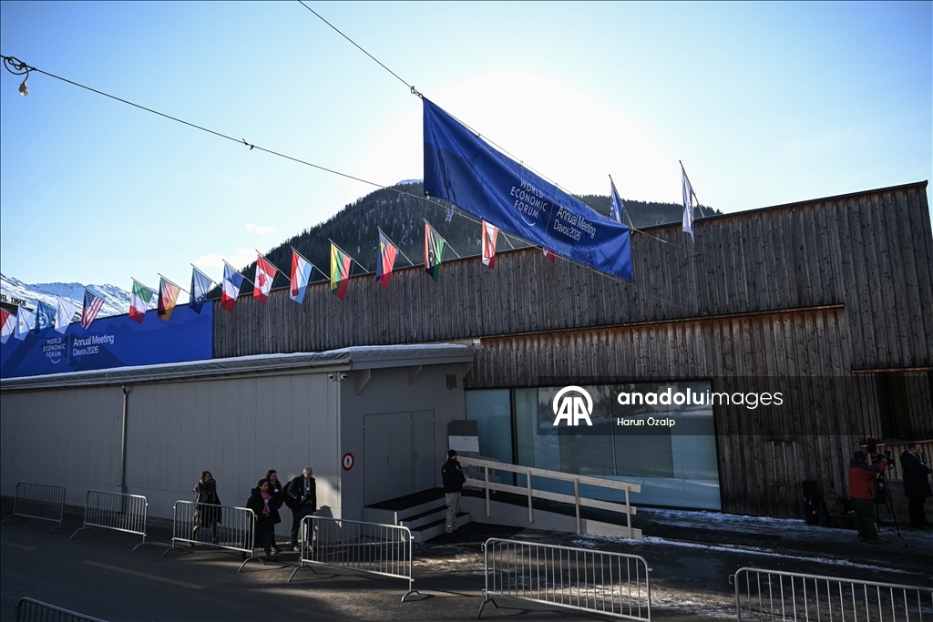 Dünya Ekonomik Forumu'nun Davos zirvesi "Diyalog Ruhu" temasıyla başladı
