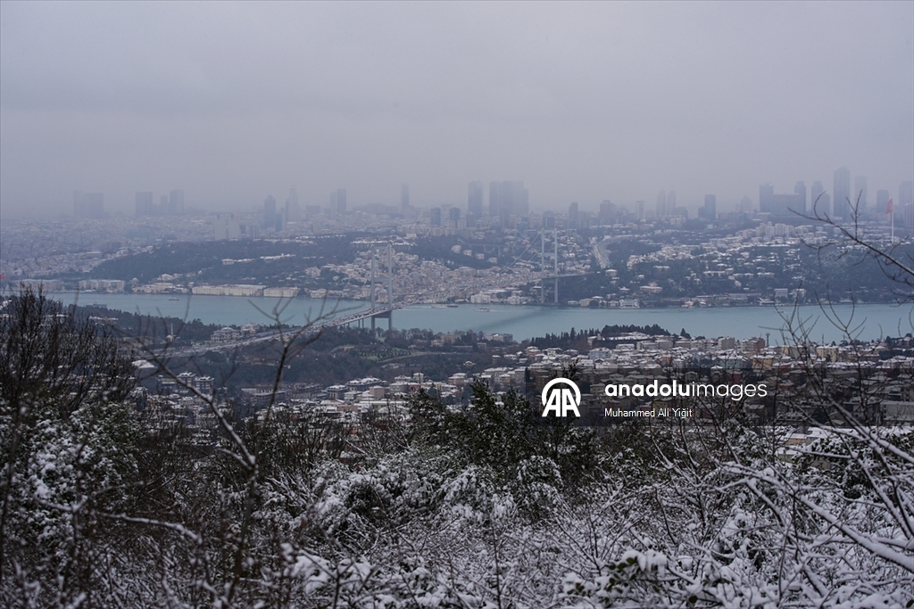 İstanbul'da kar yağışı etkisini sürdürüyor