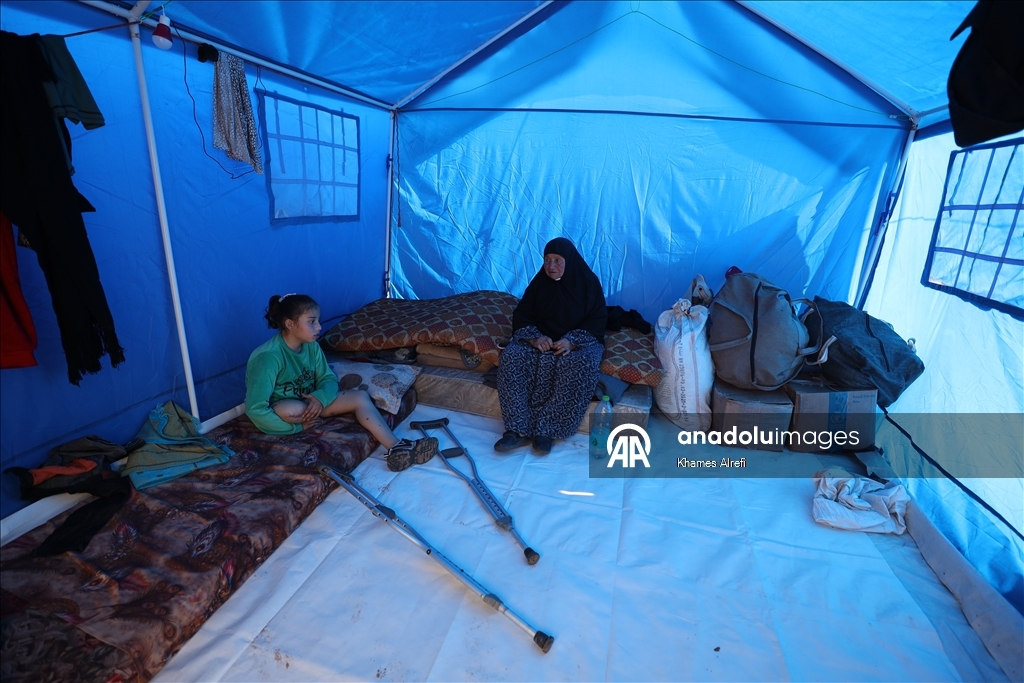 İsrail saldırısında bacağını ve ailesini kaybeden Filistinli çocuk, yaşama tutunmaya çalışıyor