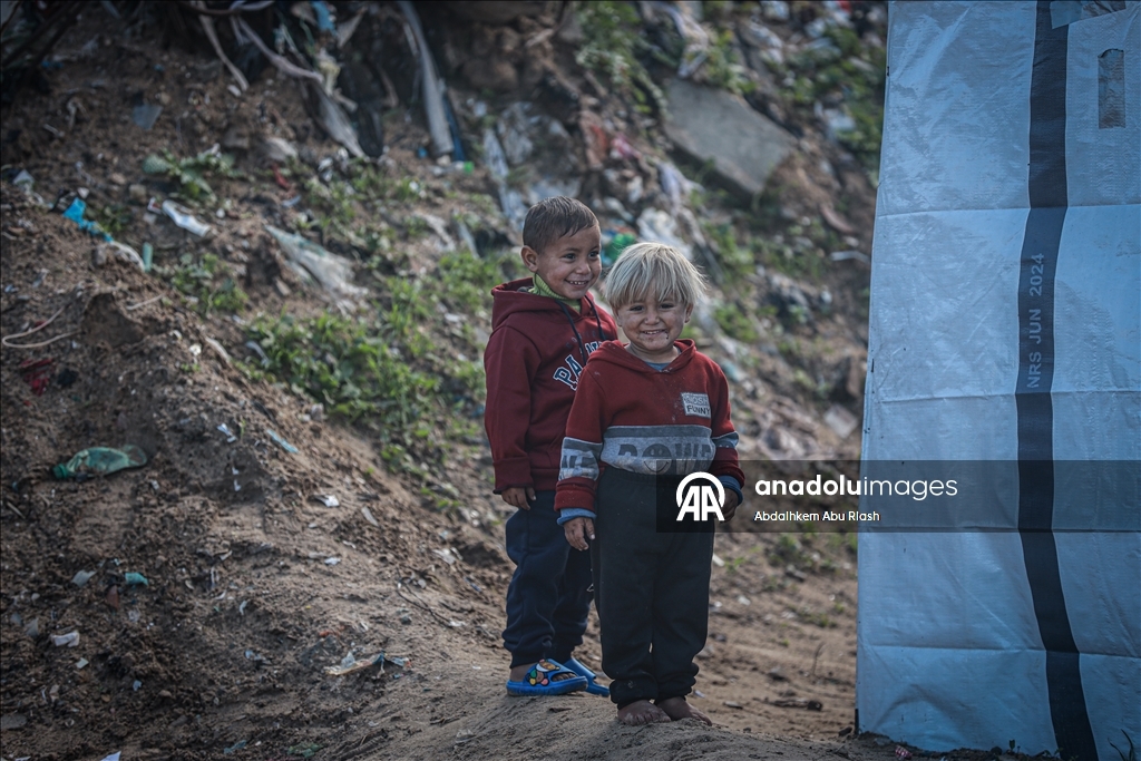 Daily life continues among ruins for displaced families in Beit Lahia