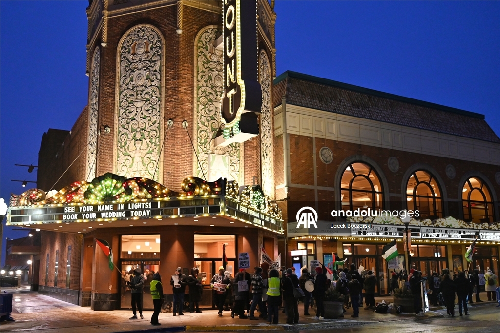 Пропалестинские активисты в США протестуют против шоу комика Джерри Сейнфелда