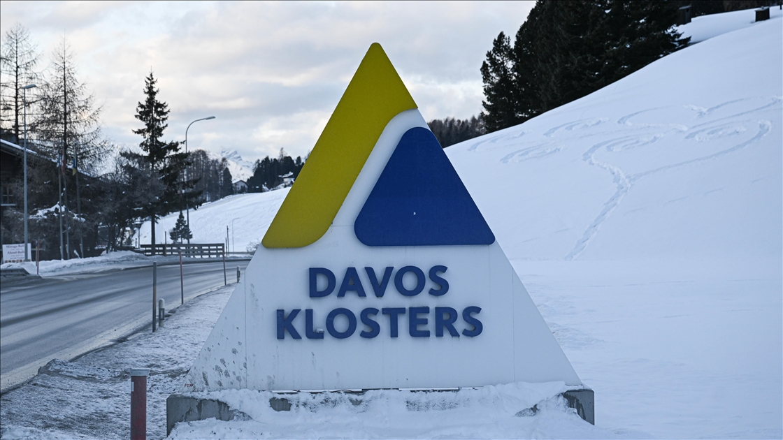 Dünya Ekonomik Forumu'nun Davos zirvesi "Diyalog Ruhu" temasıyla başladı