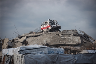 Daily life continues among ruins for displaced families in Beit Lahia