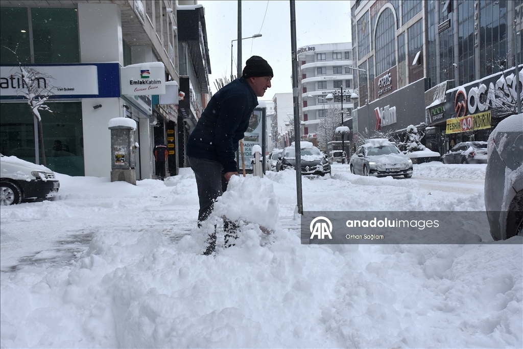 Van'da kar etkili oldu