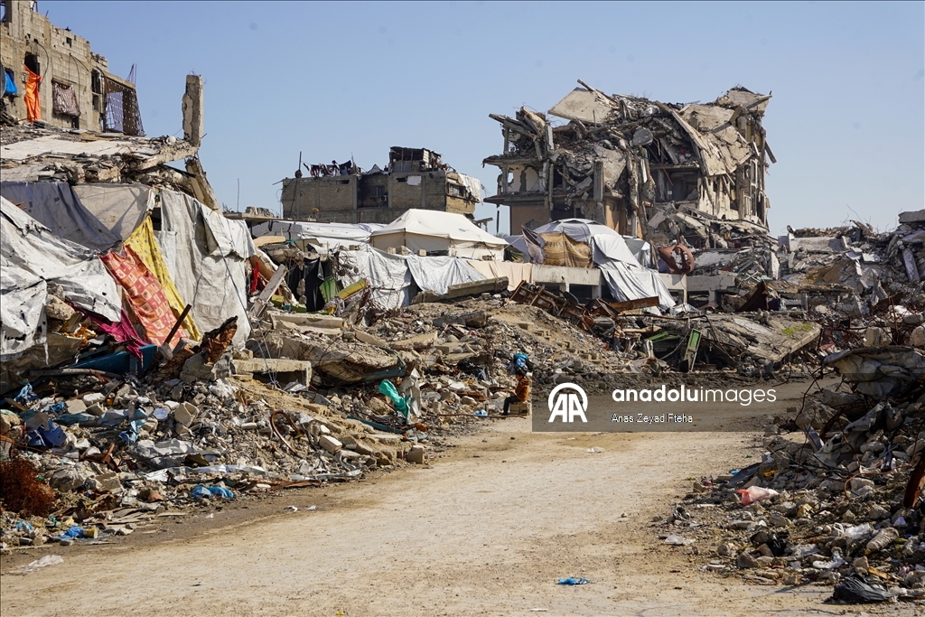 İsrail’in harabeye çevirdiği Cibaliye Mülteci Kampı’nda günlük yaşam