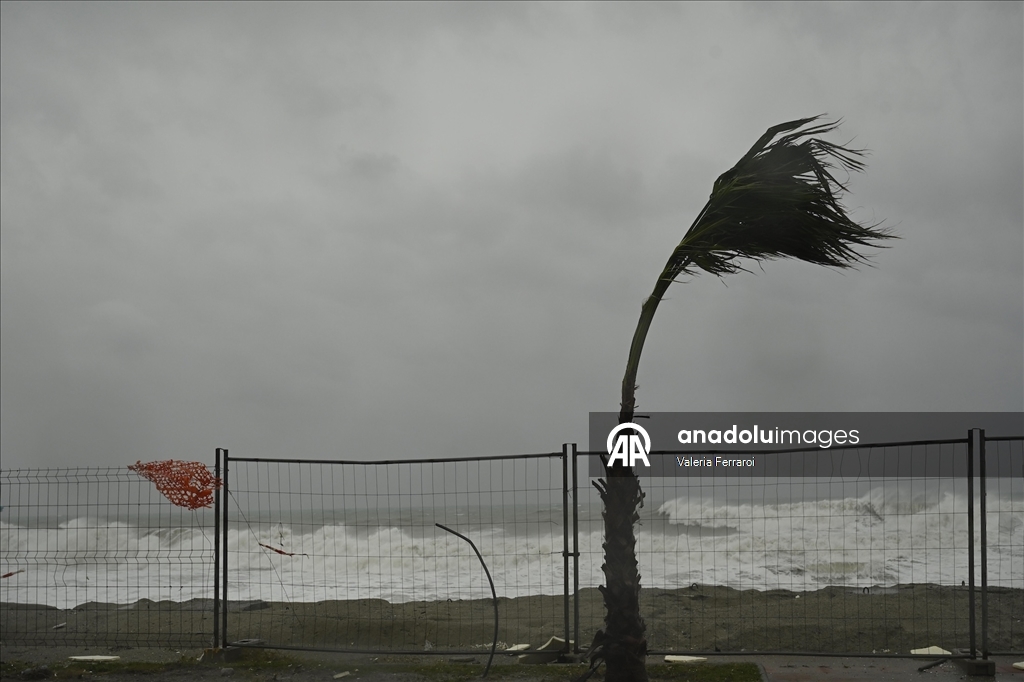 İtalya ve Malta’da şiddetli fırtına günlük hayatı olumsuz etkiledi