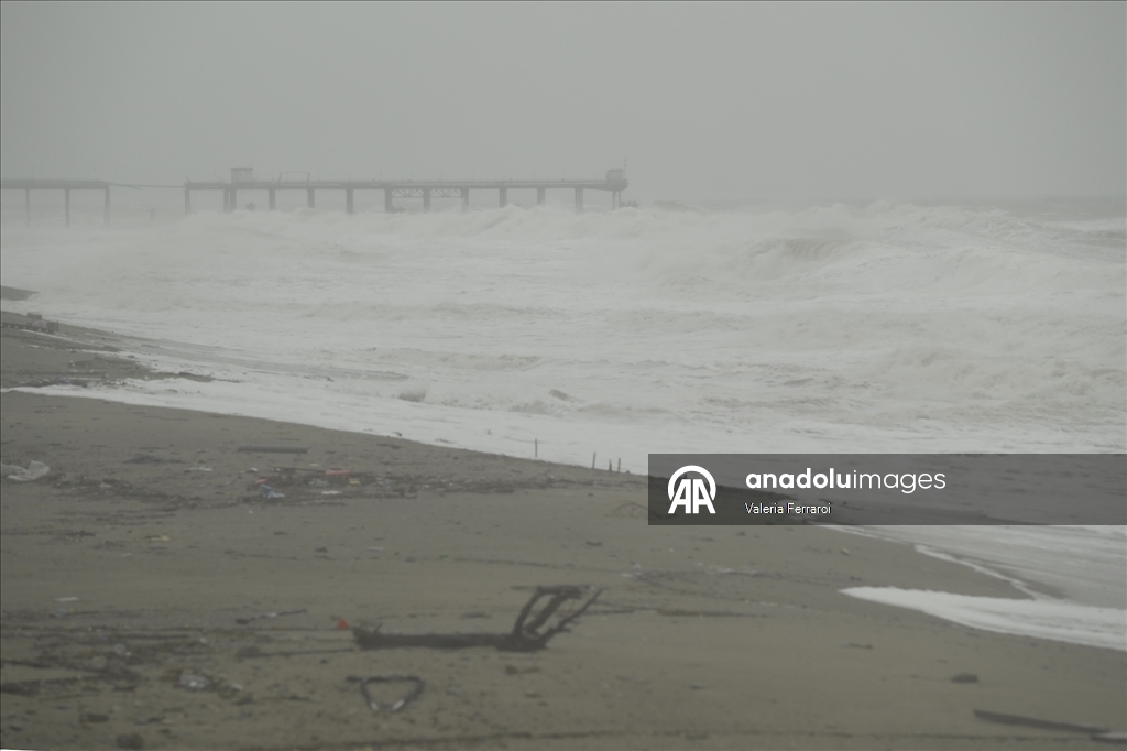 İtalya ve Malta’da şiddetli fırtına günlük hayatı olumsuz etkiledi