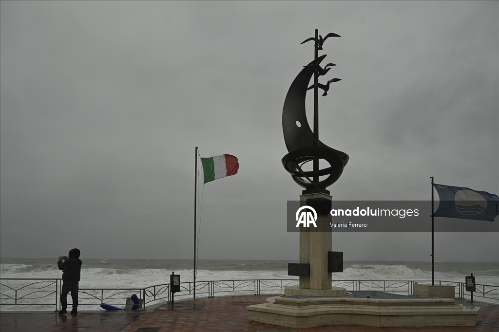 İtalya ve Malta’da şiddetli fırtına günlük hayatı olumsuz etkiledi