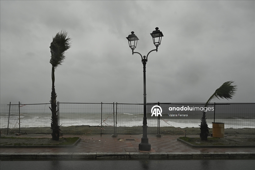 İtalya ve Malta’da şiddetli fırtına günlük hayatı olumsuz etkiledi