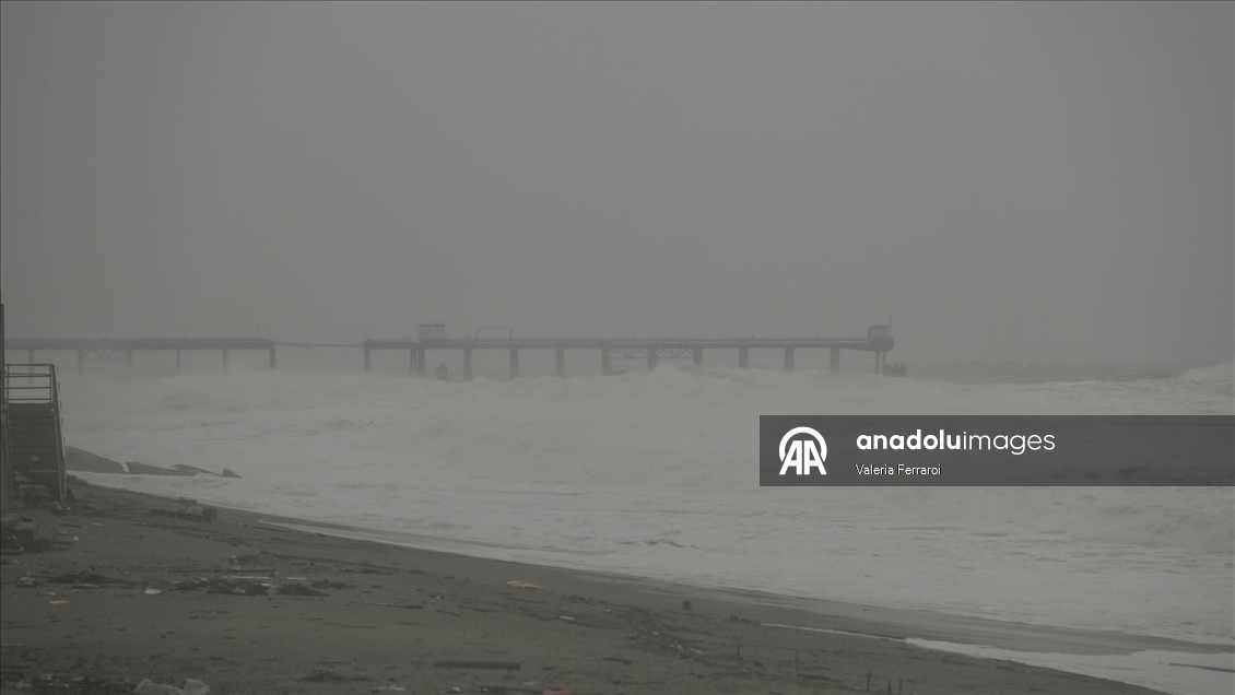 İtalya ve Malta’da şiddetli fırtına günlük hayatı olumsuz etkiledi